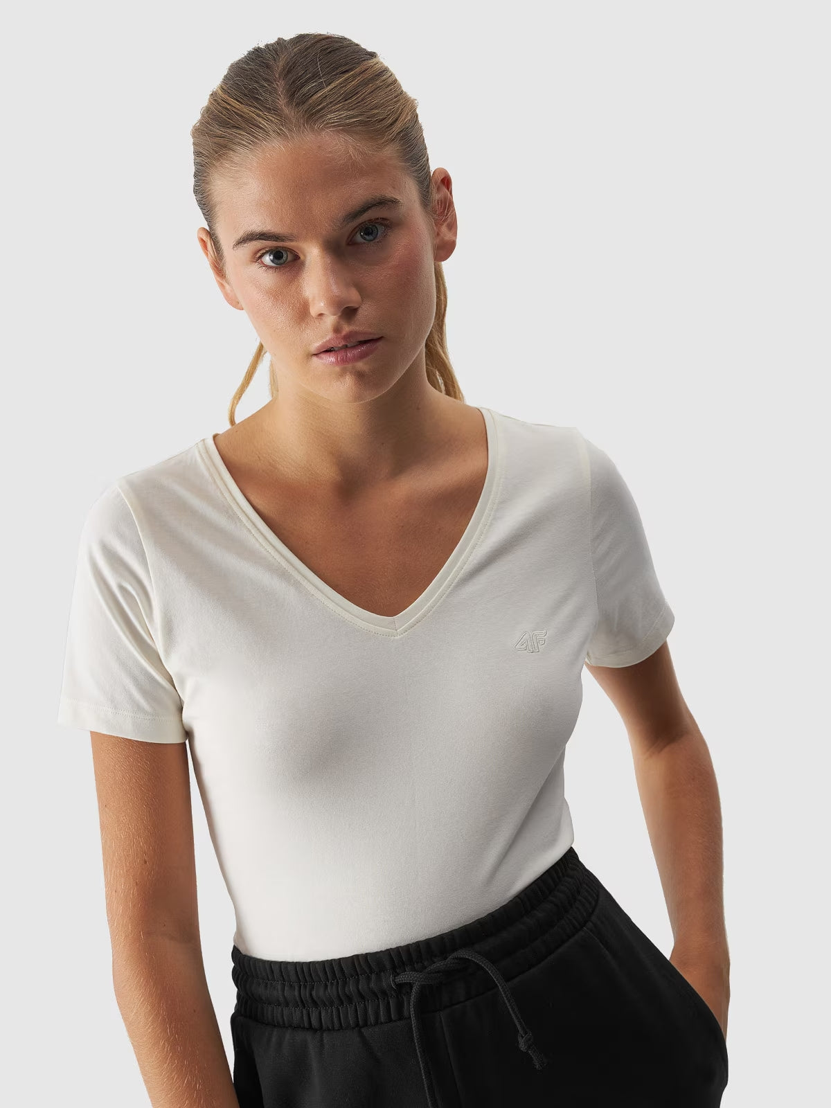 V-NECK ÆFINGABOLUR HVÍTUR